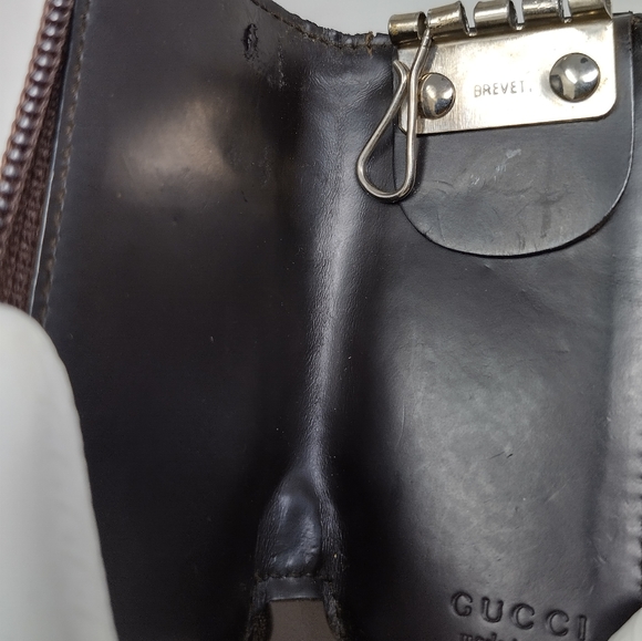 Gucci GG Canvas Zip Around Key Holder - Picture 11 of 12